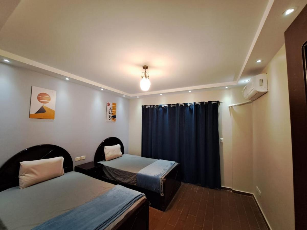 Apartment 4 *